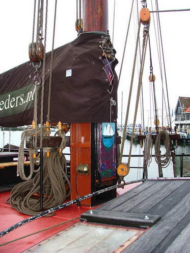 px_TweeGebroeders_mastvoet