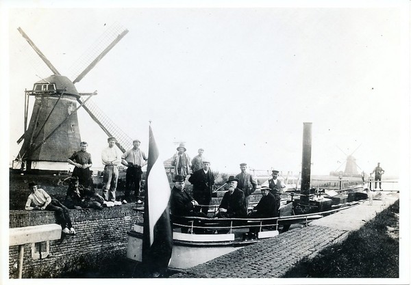 Zevenhuizen stoomboot.jpg