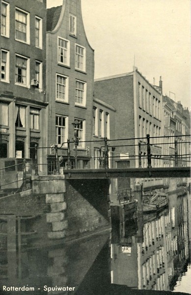 krattebrug met sluisdeur.jpg